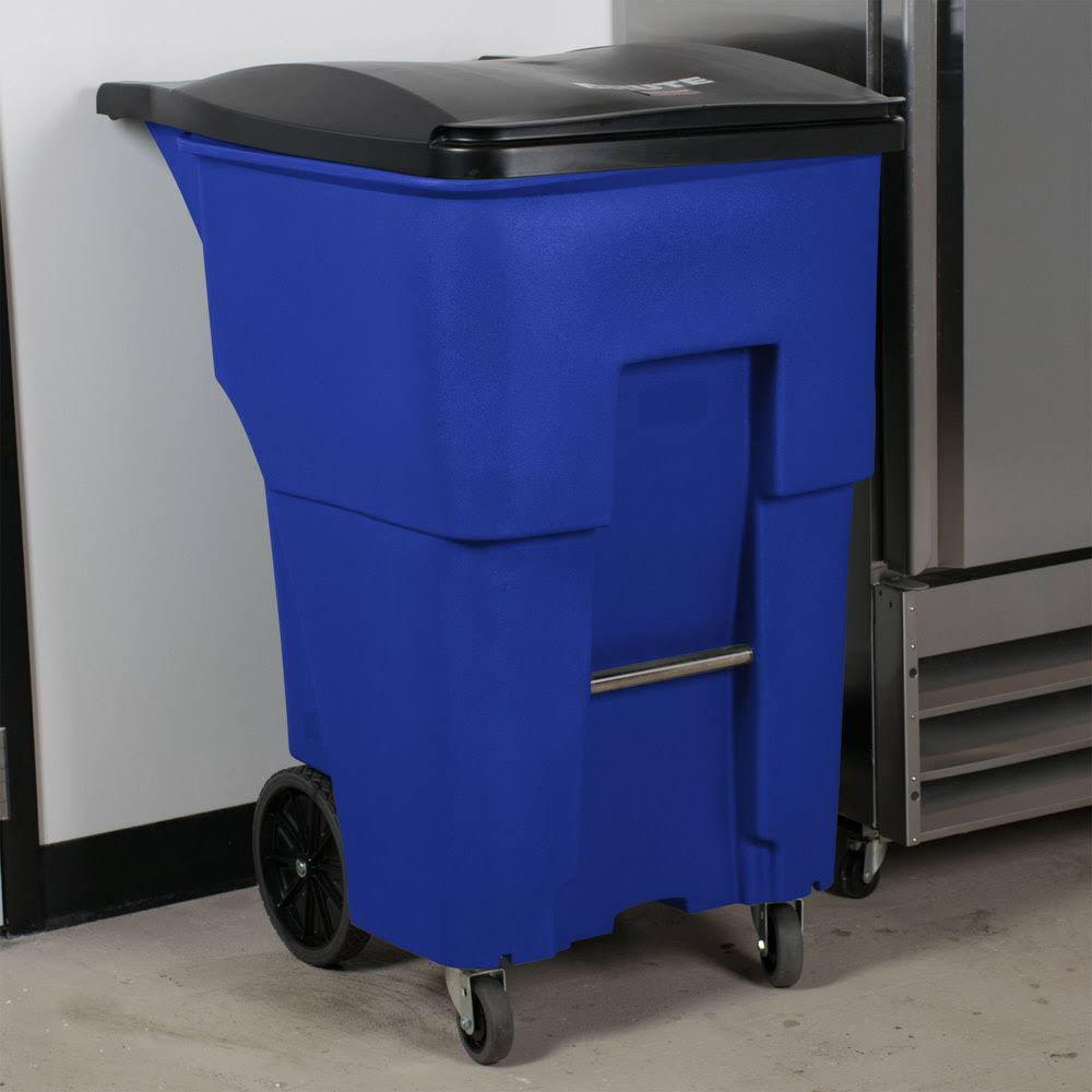 95 gal Blue Square Brute Rollout Container Q66540