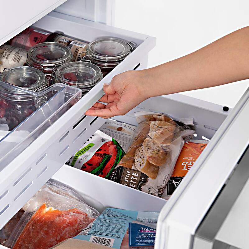 30 in. Bottom Freezer Refrigerator with Ice and Water Dispenser L877