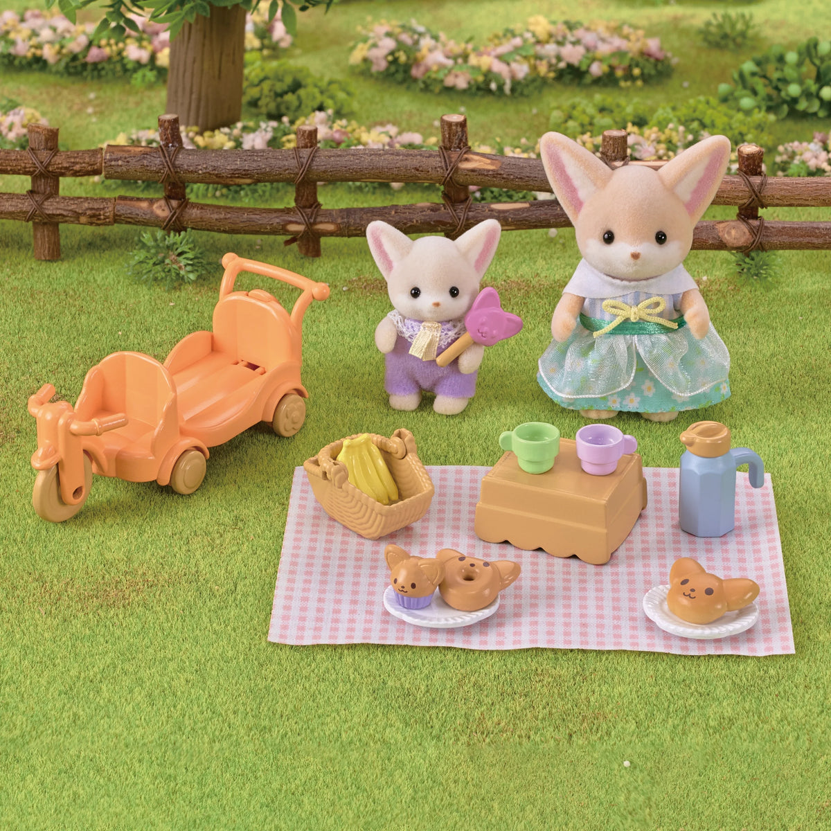 Sunny Picnic Set Dollhouse Playset with 2 Collectible Figures and Accessories G71665