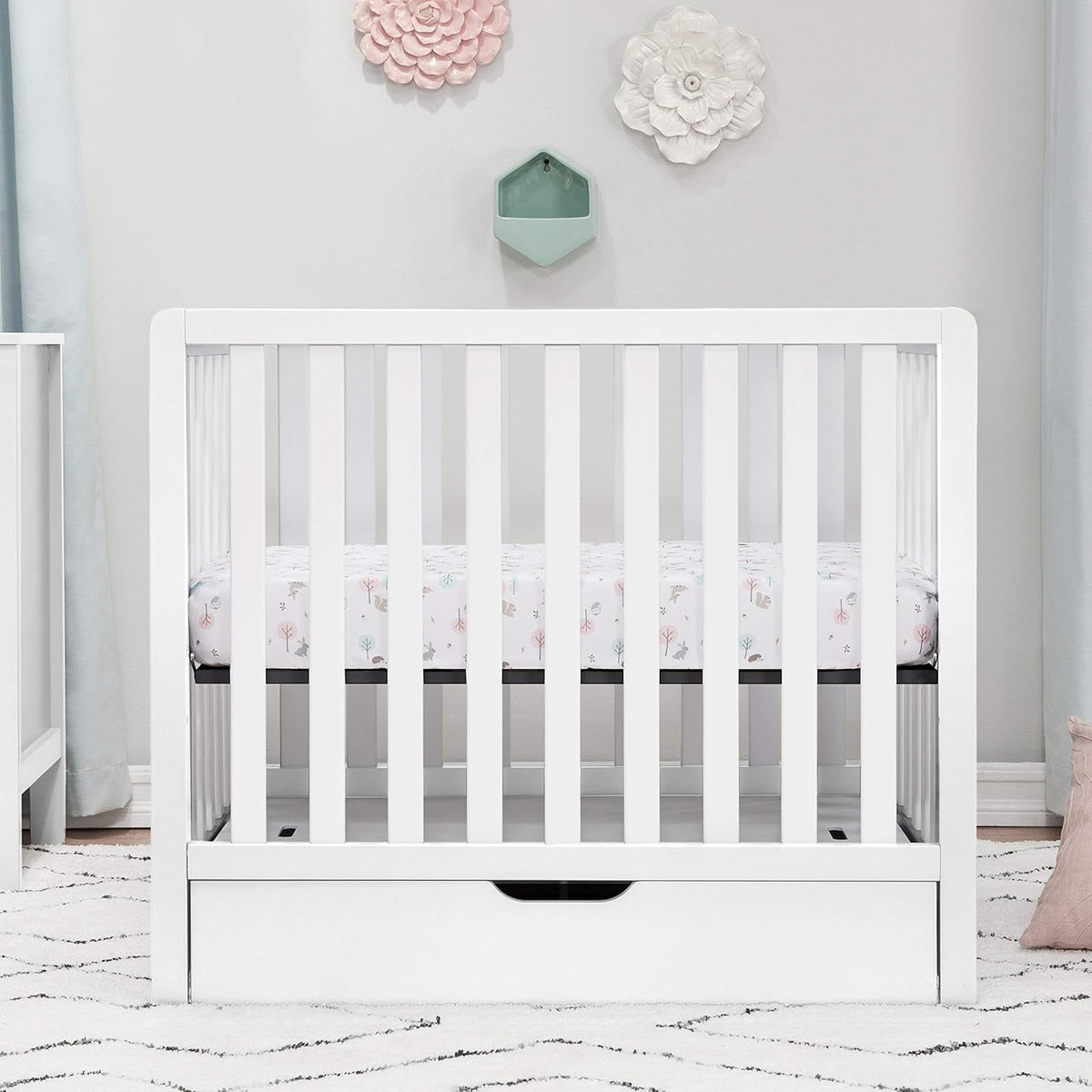 White 4-in-1 Convertible Mini Crib with Trundle Drawer D6562