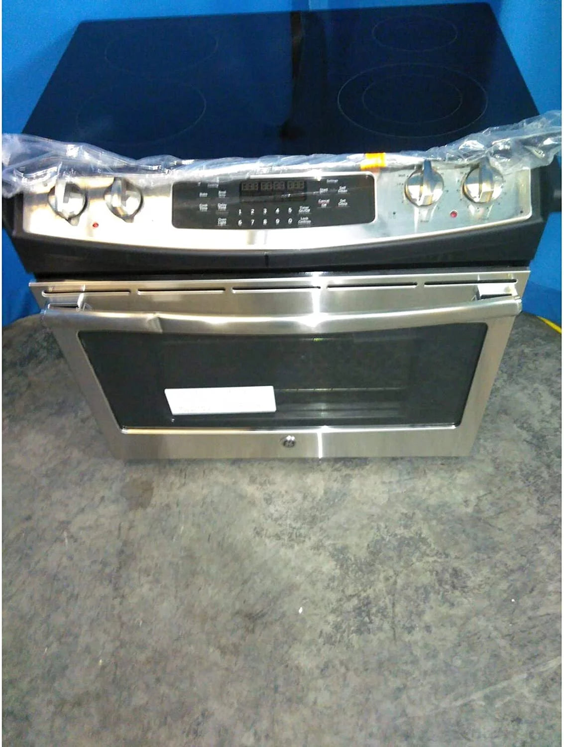 4.4 Cu.Ft. Stainless 4 Burner Electric Range G856