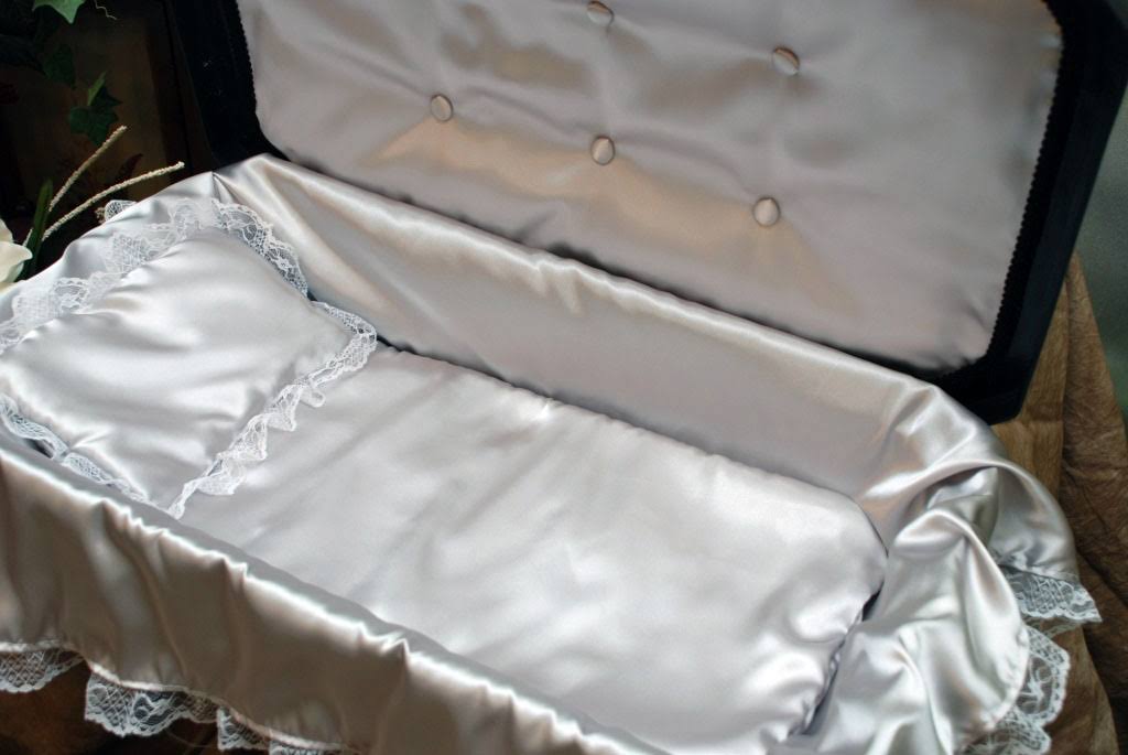 Small Black Pet Coffin I9135