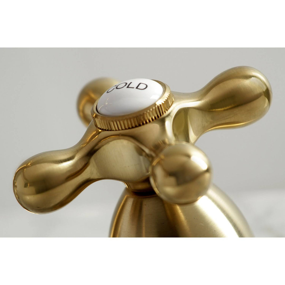 Brushed Brass Widespread Bathroom Faucet H426