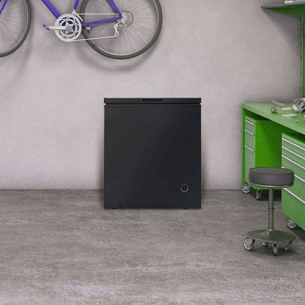 Black 5.0 Cu ft Chest Freezer E6690