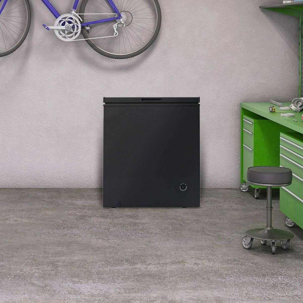 Black 5.0 Cu ft Chest Freezer E6690