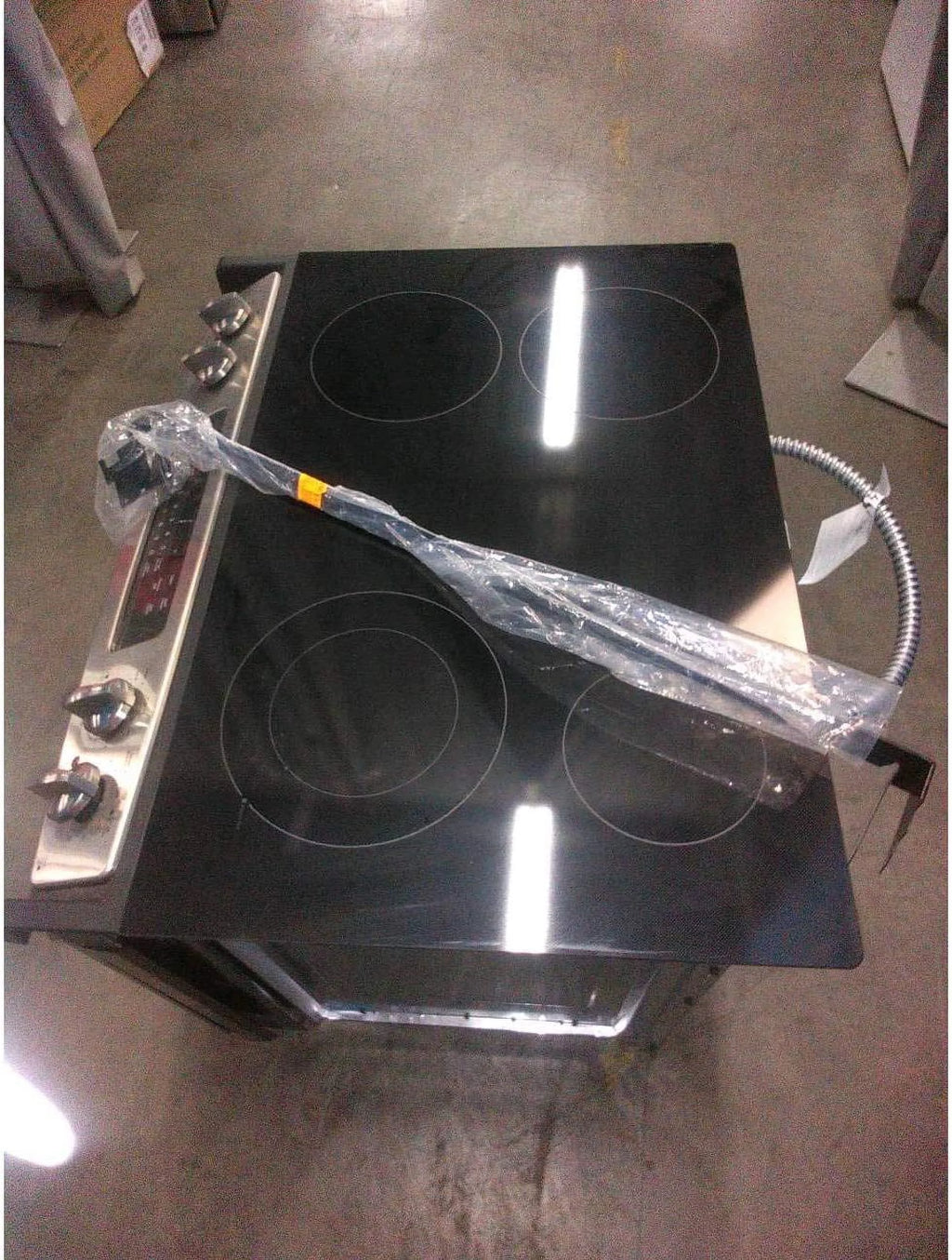 4.4 Cu.Ft. Stainless 4 Burner Electric Range G856