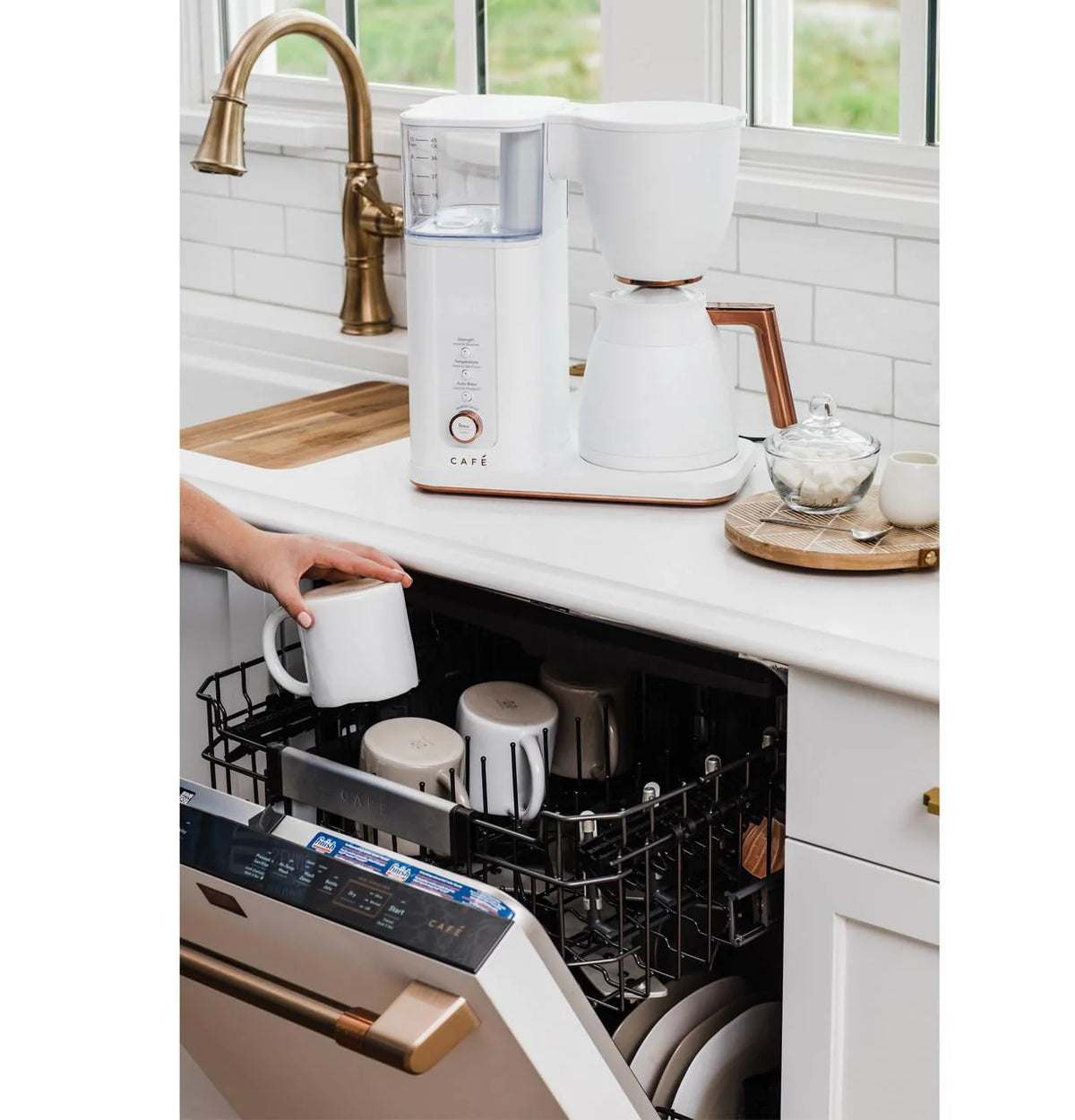 10-Cup WiFi Coffee Maker Matte White I78010
