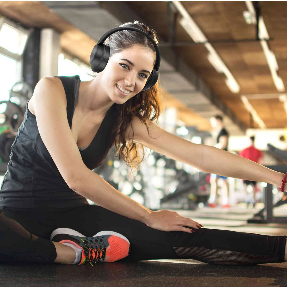 Wireless Bluetooth Over The Ear Headphones with Mic E290